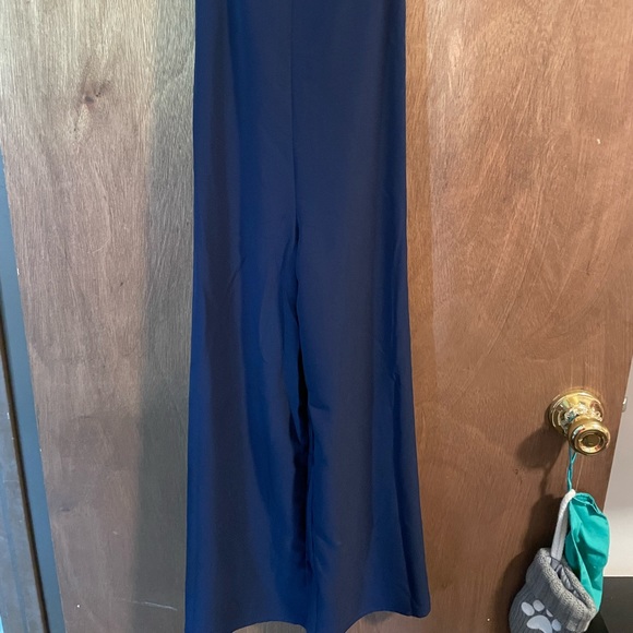 Never wore jumpsuit - Picture 3 of 4